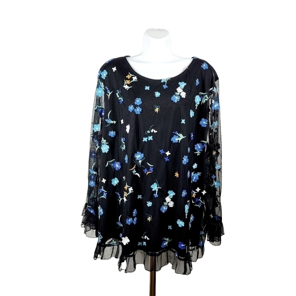 DU JOUR EMBROIDERED RUFFLED TOP
